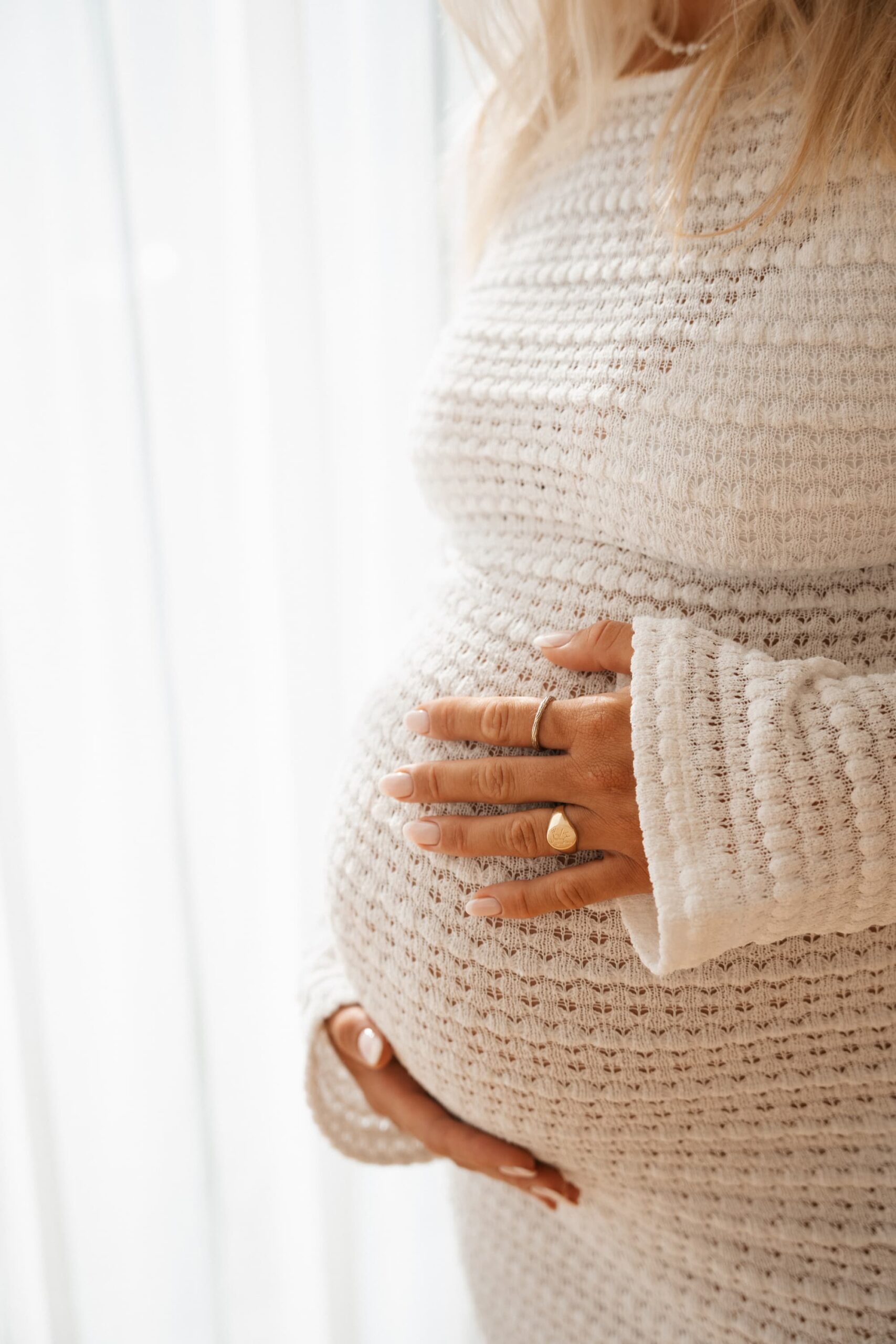 Foto von einem Babybacuh mit weißen Hintergrund